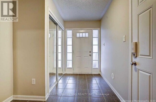238 Mortimer Cres in Milton, ON - Building Photo - Building Photo