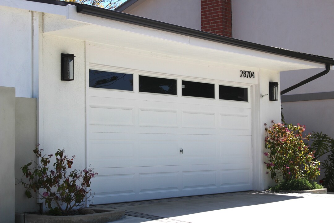 28704 Golden Meadow Dr in Rancho Palos Verdes, CA - Building Photo