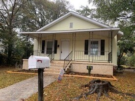 10 Baldwin St in Greenville, SC - Building Photo