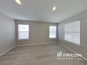 7827 Hedrick Farm in San Antonio, TX - Building Photo - Building Photo