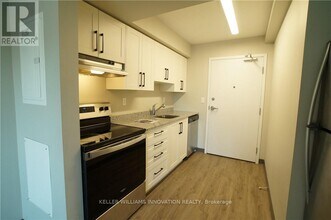 595 Strasburg Rd in Kitchener, ON - Building Photo - Building Photo