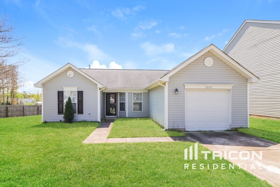 3007 Mallard Forest Dr in Charlotte, NC - Building Photo
