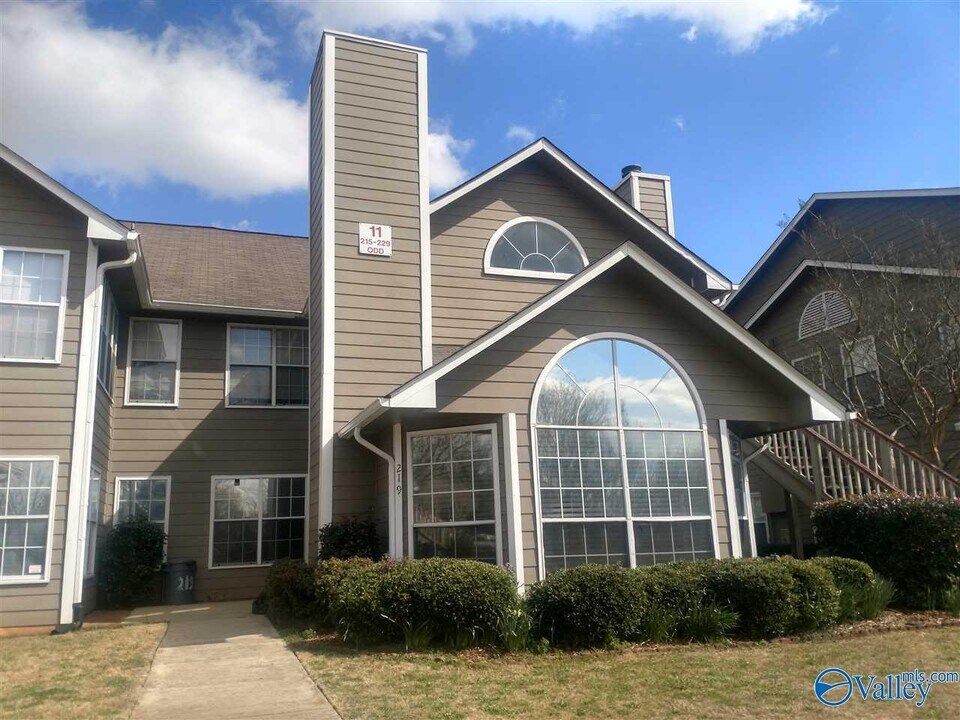 219 Waters Edge Ln in Madison, AL - Building Photo