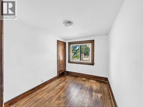 527 McEwan Ave in Windsor, ON - Building Photo - Building Photo