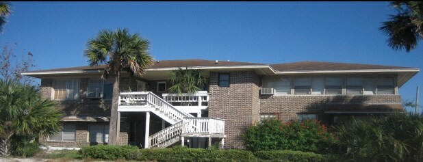 230 South St in Neptune Beach, FL - Foto de edificio - Building Photo