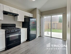 7520 Oxford Garden Cir in Apollo Beach, FL - Building Photo - Building Photo