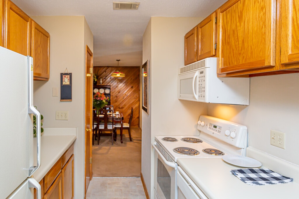 Pontchartrain Oaks Apartments in New Orleans, LA