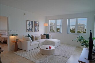 20000 E Country Club Dr in Aventura, FL - Building Photo - Building Photo