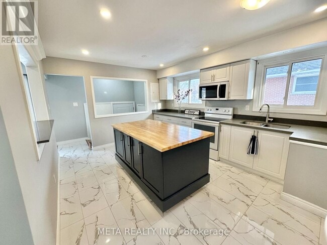 property at 1398 Lakefield St