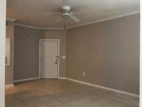 2632 Robert Trent Jones Dr in Orlando, FL - Foto de edificio - Building Photo