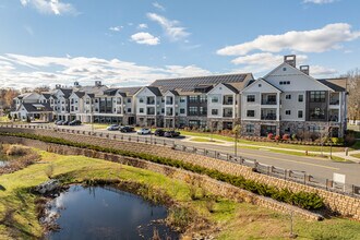 Covenant Living Cromwell in Cromwell, CT - Foto de edificio - Primary Photo