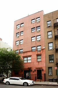 424 W 49th St in New York, NY - Foto de edificio - Building Photo