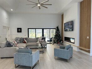 2 Alnwick Rd in Palm Beach Gardens, FL - Building Photo - Building Photo