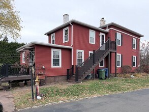29 Freestone Ave in Portland, CT - Building Photo - Building Photo