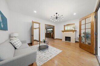 4735 N Kilbourn Ave in Chicago, IL - Building Photo - Building Photo