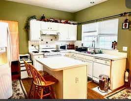 3865 Windstream Way in Jamestown, NC - Building Photo