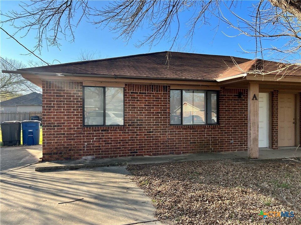 207 Redbud Ln in New Braunfels, TX - Building Photo