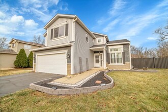 1758 Red Bud Rd in Bolingbrook, IL - Building Photo - Building Photo