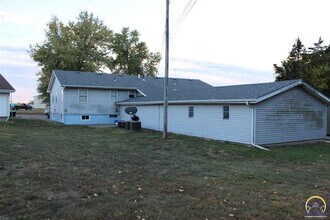 302 W Neosho St in New Strawn, KS - Building Photo - Building Photo