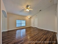 5712 English Oak Dr S in Jacksonville, FL - Building Photo - Building Photo