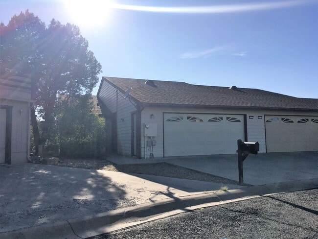 property at 4940 Summit Cir