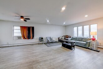 708 Garfield Ave in Jersey City, NJ - Building Photo - Building Photo