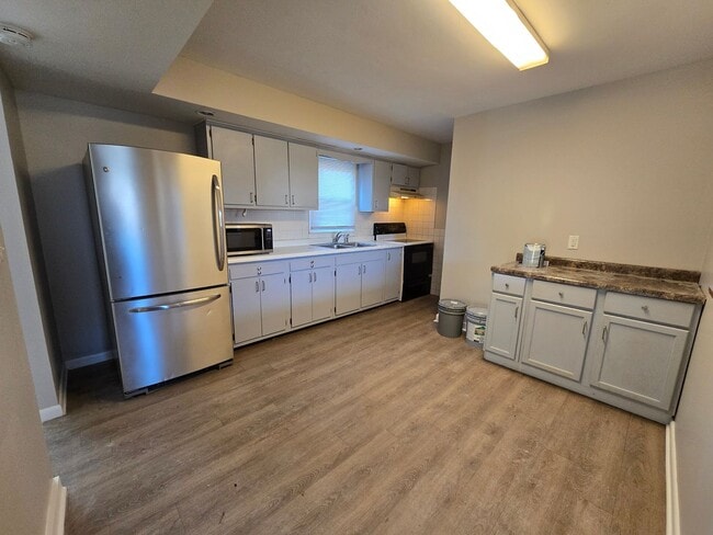 1005 Samantha St in Normal, IL - Building Photo - Building Photo