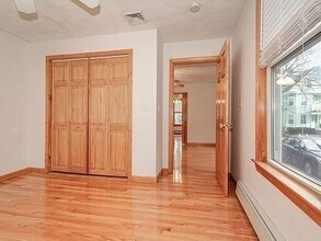 24 Burnside Ave, Unit 24 in Somerville, MA - Building Photo - Building Photo