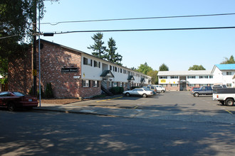 Cedar Flats in Portland, OR - Building Photo - Building Photo