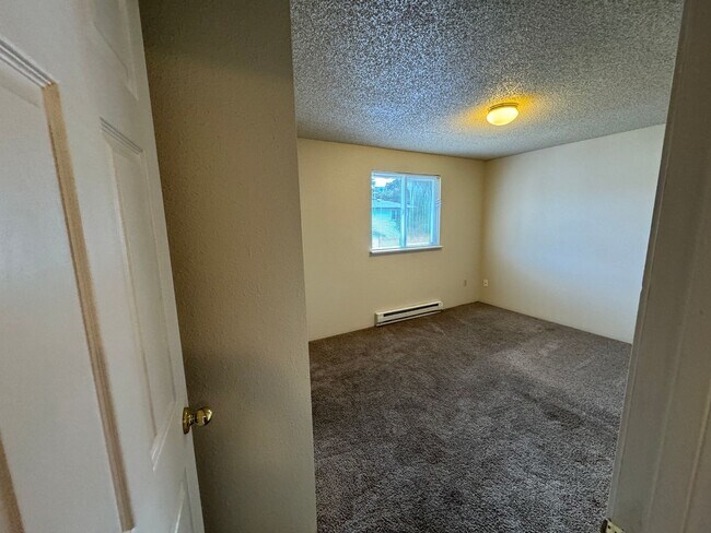 530 SW Fall St in Newport, OR - Building Photo - Building Photo