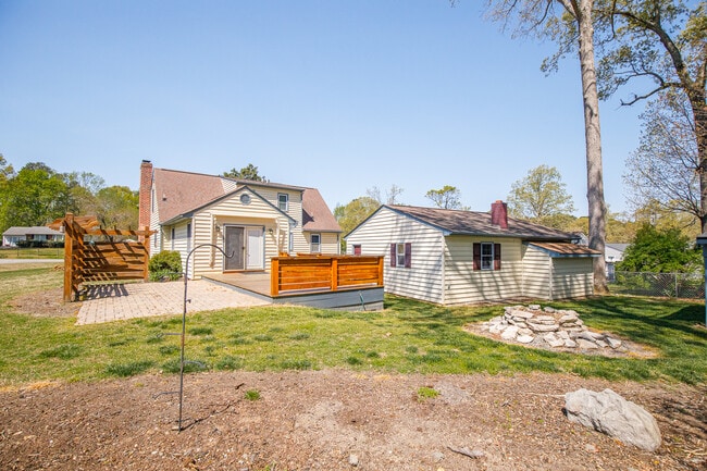 421 Evanrude Ln in Sandston, VA - Building Photo - Building Photo