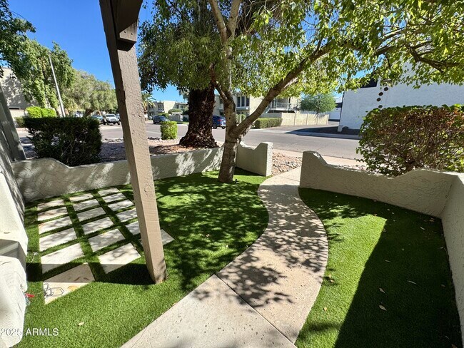 4860 N 73rd St in Scottsdale, AZ - Foto de edificio - Building Photo