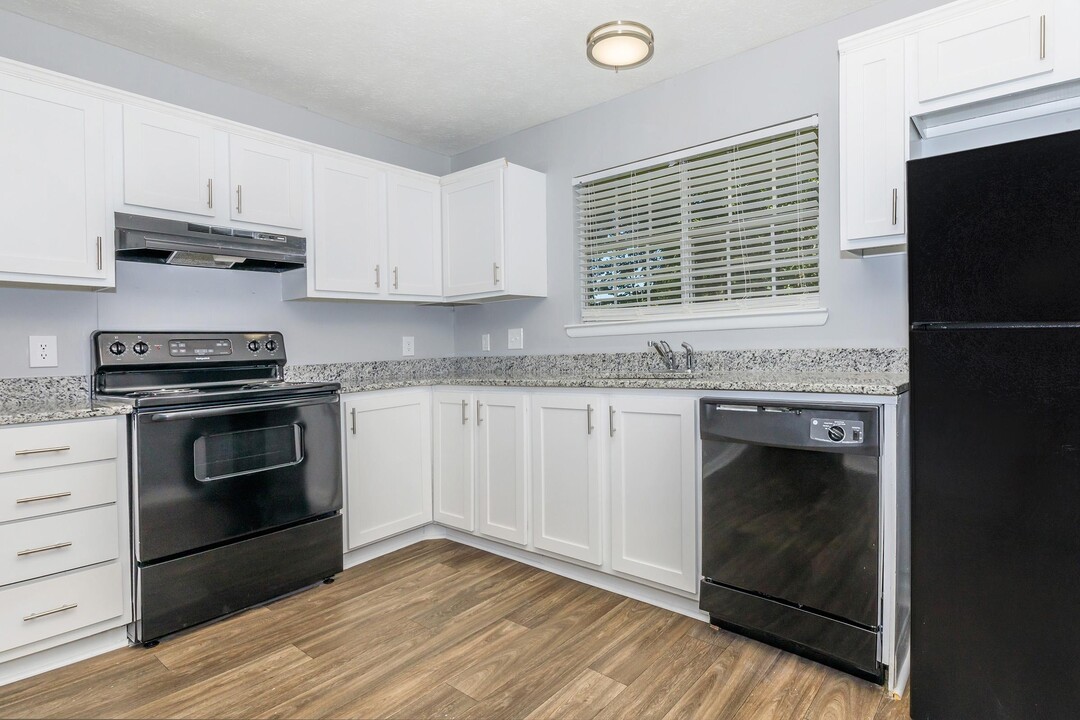 Woodbend Apartments in Opelika, AL - Foto de edificio