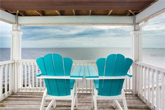 property at 5110 Coquina Key Dr SE