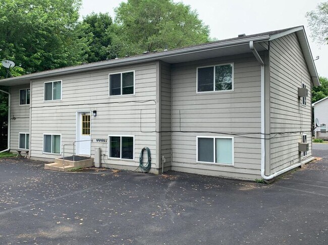 807 5th Ave NE in Buffalo, MN - Building Photo - Building Photo