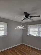 104 Fenwick Dr in Ferguson, MO - Building Photo - Building Photo