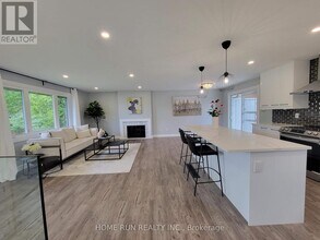 1022 Wiseman Crescent in Ottawa, ON - Building Photo - Building Photo