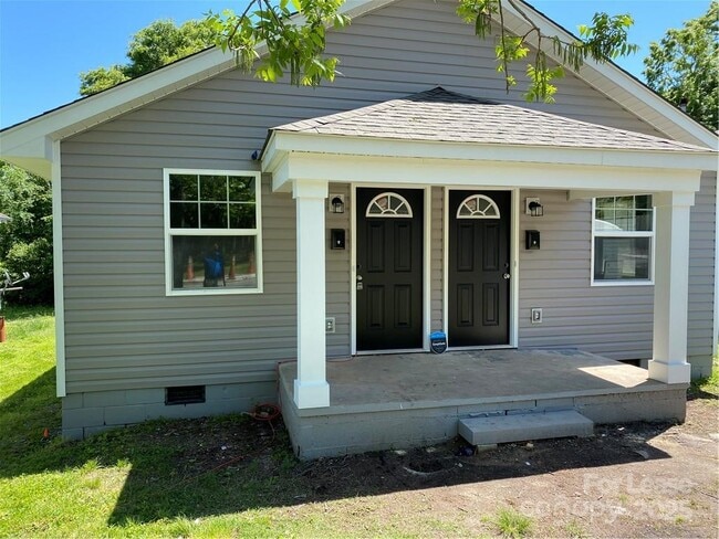 property at 728 E Pine St