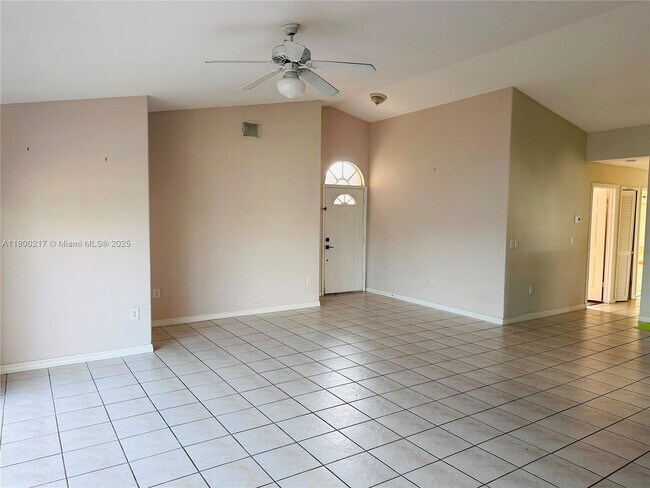 491 SW 188th Ave in Pembroke Pines, FL - Building Photo - Building Photo