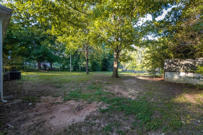 2111 Highland St in Charlotte, NC - Building Photo - Building Photo