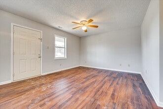 111 Shiles Rd in Bessemer City, NC - Foto de edificio - Building Photo