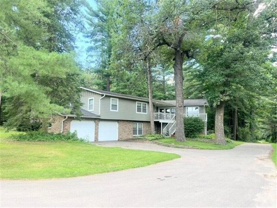 24857 315th St in Red Wing, MN - Building Photo