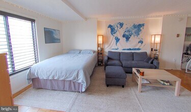 1440 N St NW, Unit 812 in Washington, DC - Foto de edificio - Building Photo