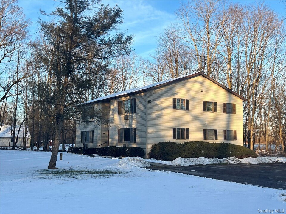 188 River Rd in Wallkill, NY - Building Photo