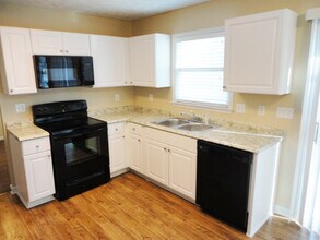 108 Summershade Ct in Knightdale, NC - Building Photo - Building Photo