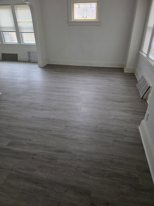 3222 W Fairmount Ave in Milwaukee, WI - Building Photo