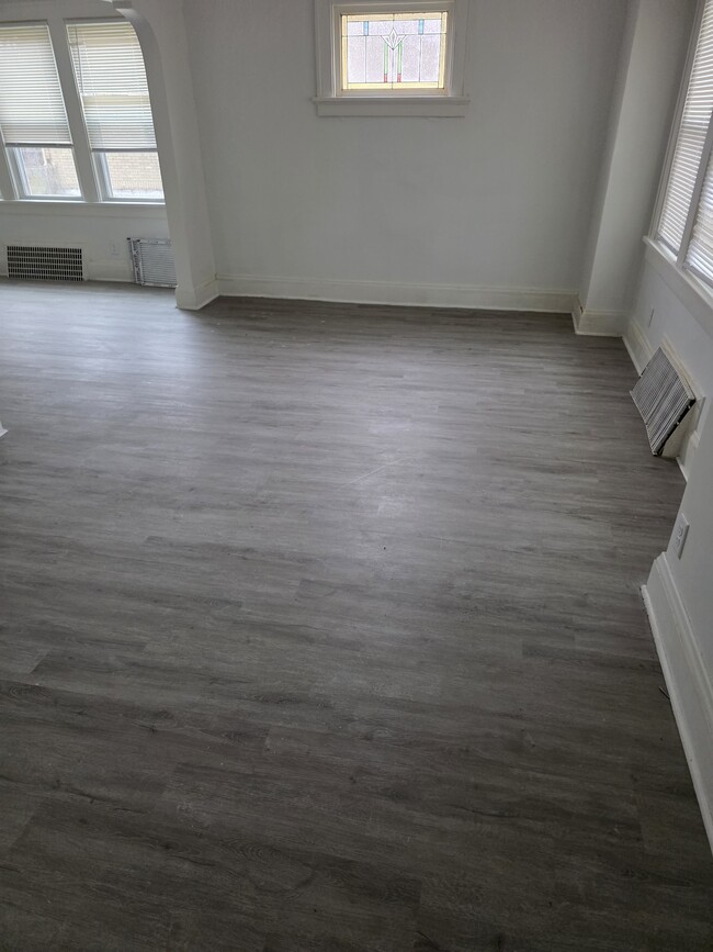 property at 3222 W Fairmount Ave