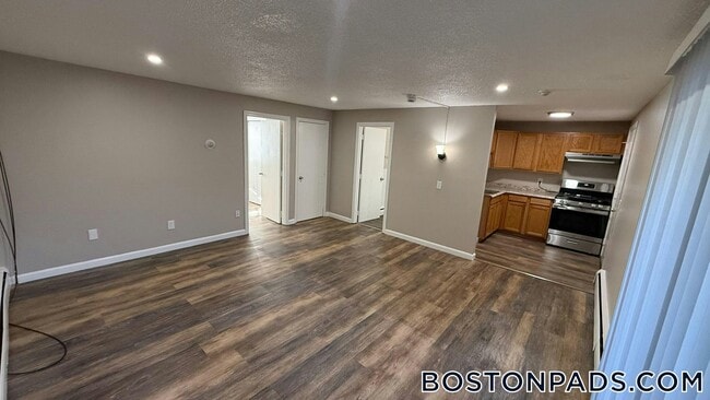 3 Henry Terrace, Unit 12B in Worcester, MA - Foto de edificio - Building Photo
