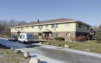 Deer Creek Apartments in Milwaukee, WI - Building Photo - Building Photo