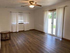 227 W Ridge Rd in Norman, OK - Building Photo - Building Photo